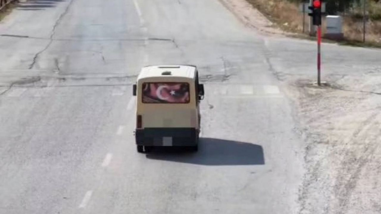 Kırmızı ışık ihlali yapan sürücü yön değiştirince drone ile takip edildi