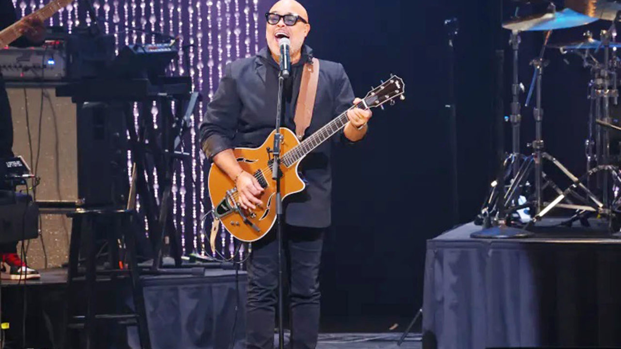 Endonezya siyonist rejime desteği nedeniyle ABD’li şarkıcının konserine izin vermedi