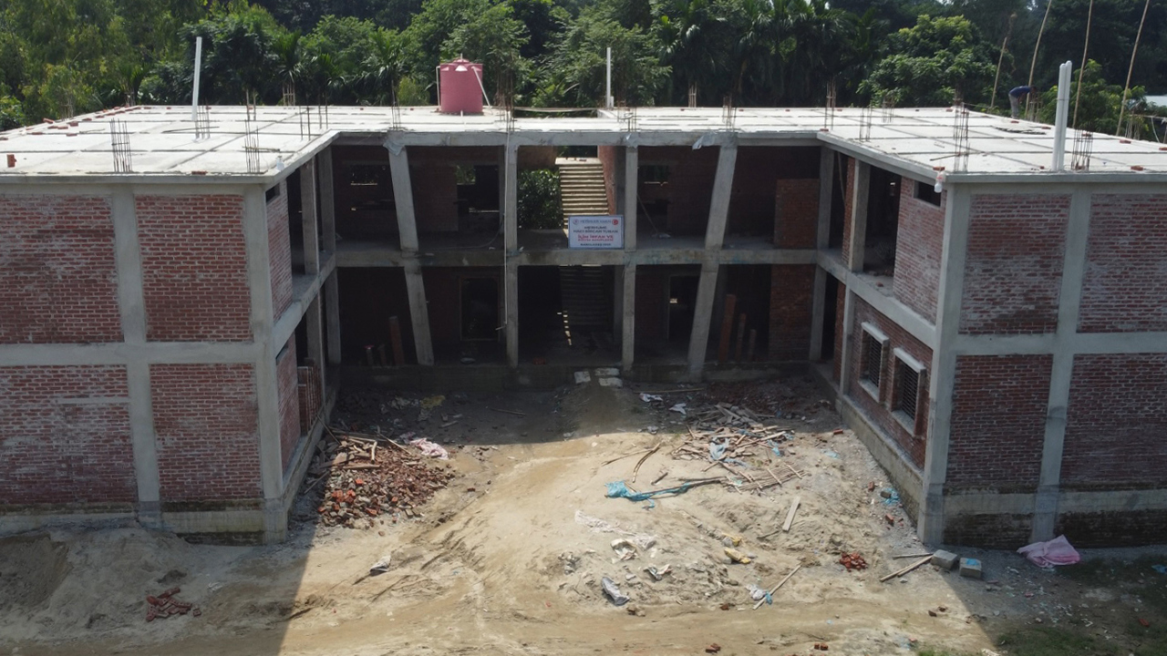 Yetimler Vakfı'nın Bangladeş'te Yetimhane Kompleksi inşaatı devam ediyor