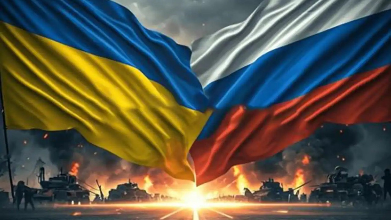 Ukrayna’ya askeri malzeme taşıyan gemiler vuruldu 