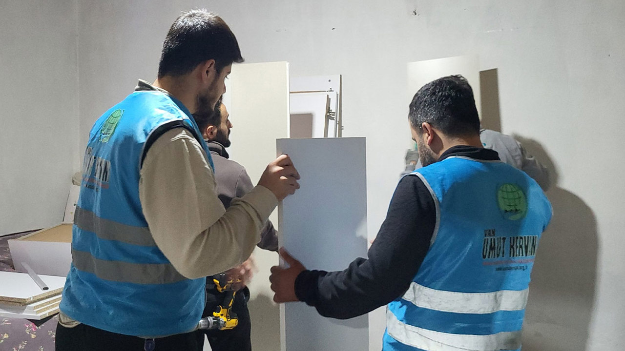 Umut Kervanının çağrısıyla mağdur aileye yardım eli uzatıldı