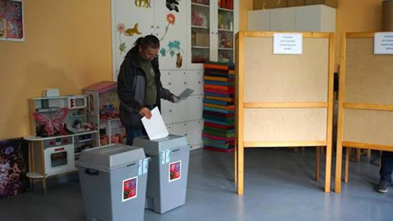 Çekya'da seçmenler yerel ve Senato seçimleri için oy kullandı