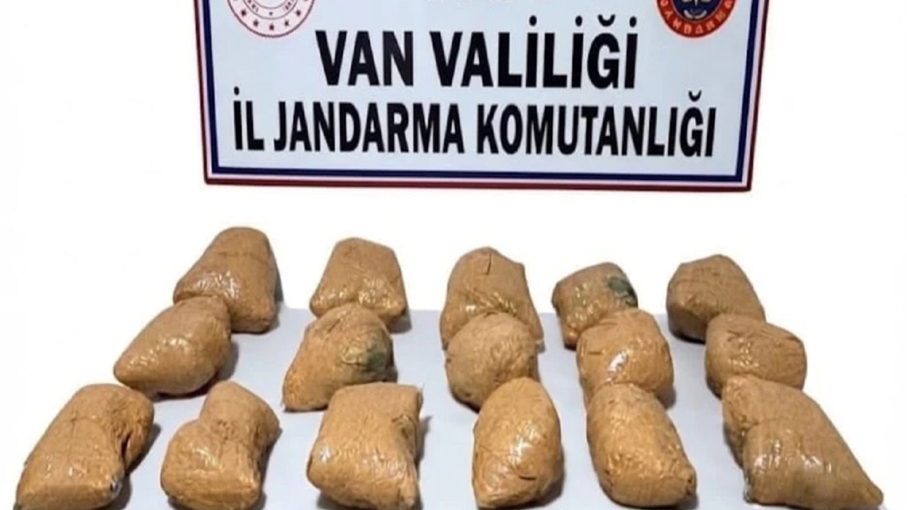 Van'da 22 kilogram toz esrar ele geçirildi