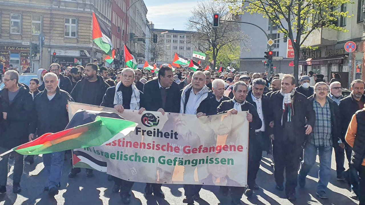 Berlin'de Filistin'e destek gösterisi: Gazze için adalet çağrısı