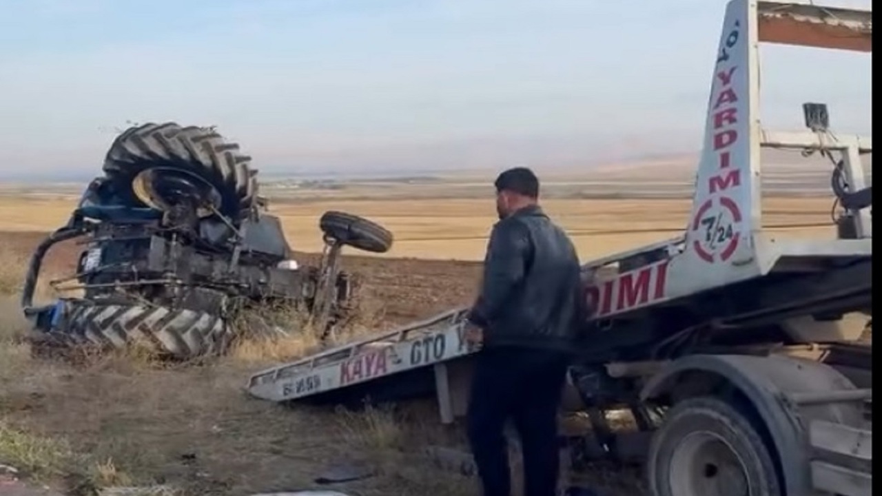 Ağrı'da meydana gelen trafik kazasında şoför olay yerinde vefat etti