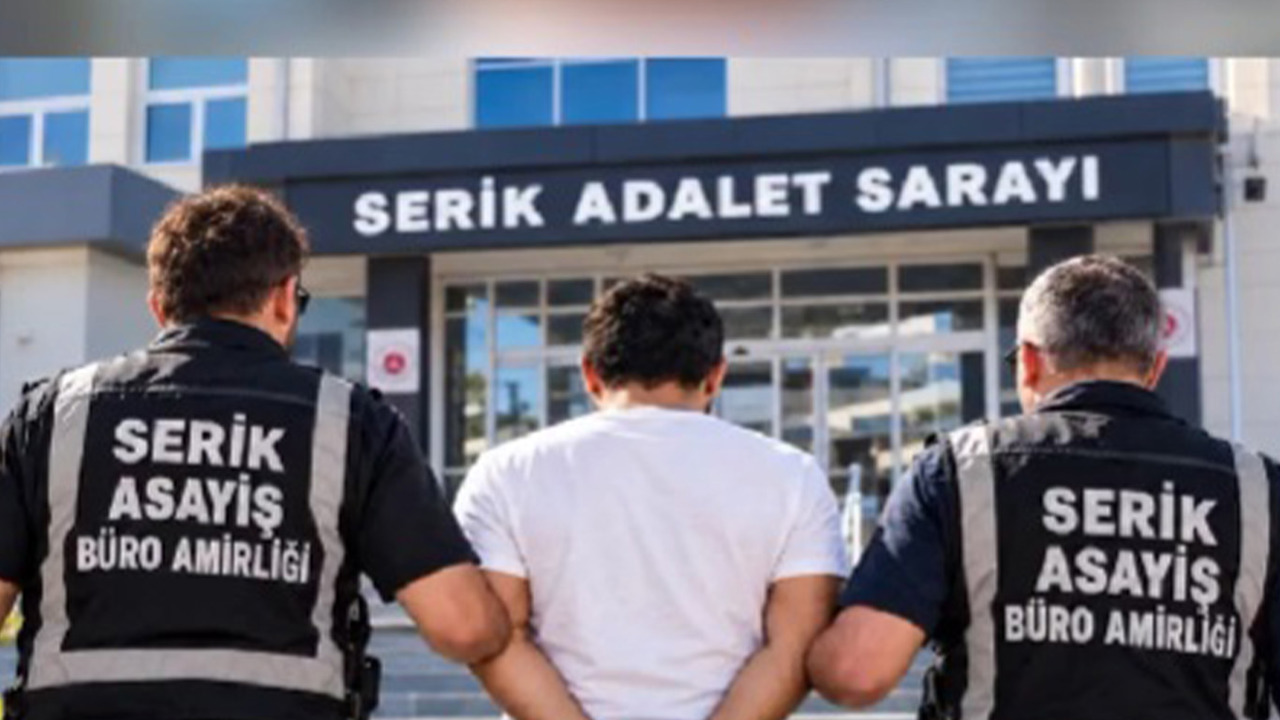 Antalya’da kendisini polis olarak tanıtıp 15 bin dolar dolandıran şüpheli tutuklandı