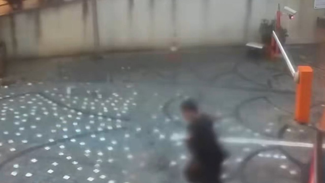 İstanbul'da su birikintisine basarak elektrik akımına kapılan çocuk hayatını kaybetti