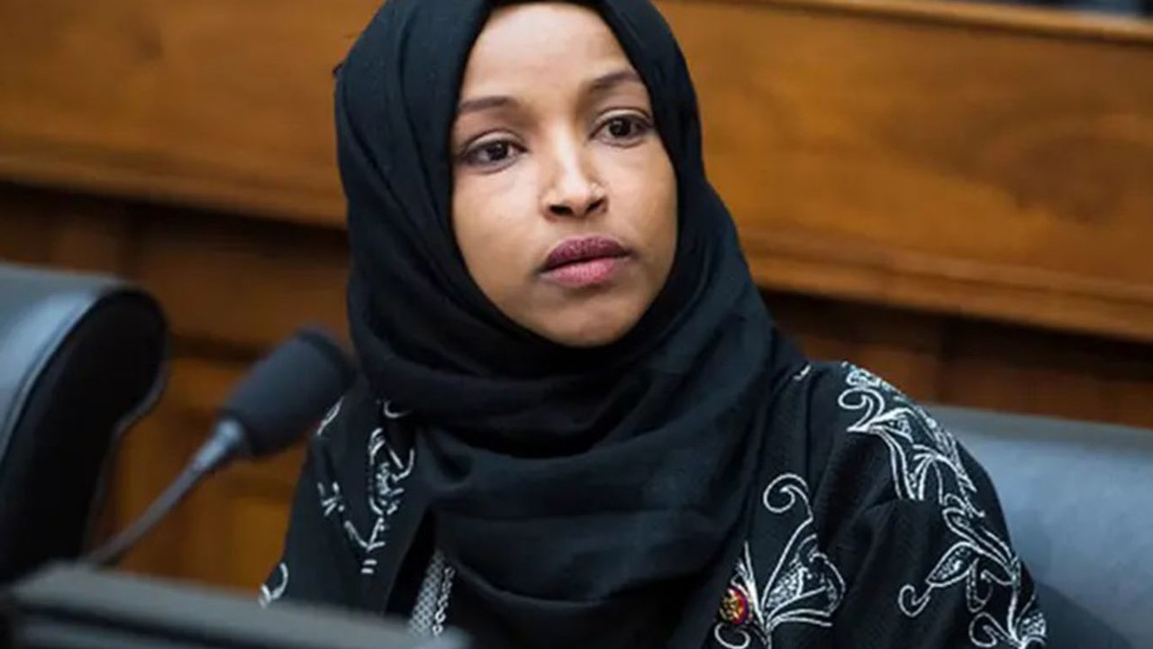 İlhan Omar'a yönelik soruşturmada yeni gelişme: Pasaportu ve telefonuna el konulduğu öne sürüldü