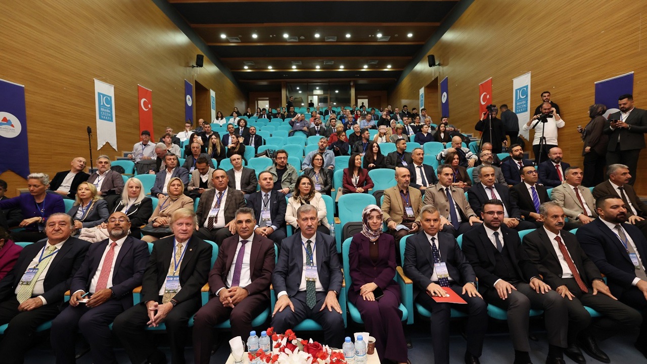 Ağrı’da 8. Uluslararası Ağrı Dağı ve Nuh’un Gemisi Sempozyumu başladı