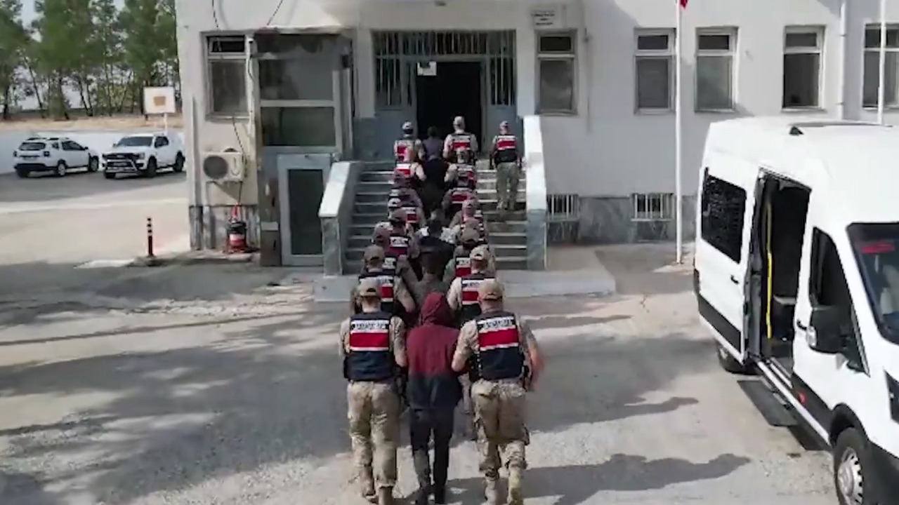 Şanlıurfa’da uyuşturucu operasyonunda yakalanan 29 şüpheli tutuklandı