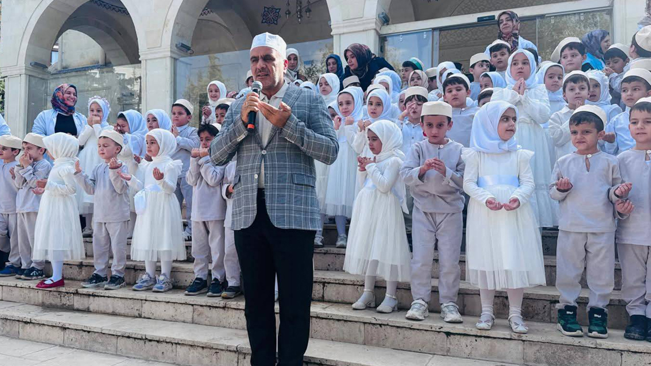 Malatya'da minik öğrenciler için Âmin Alayı ve Bed-i Besmele programı düzenlendi