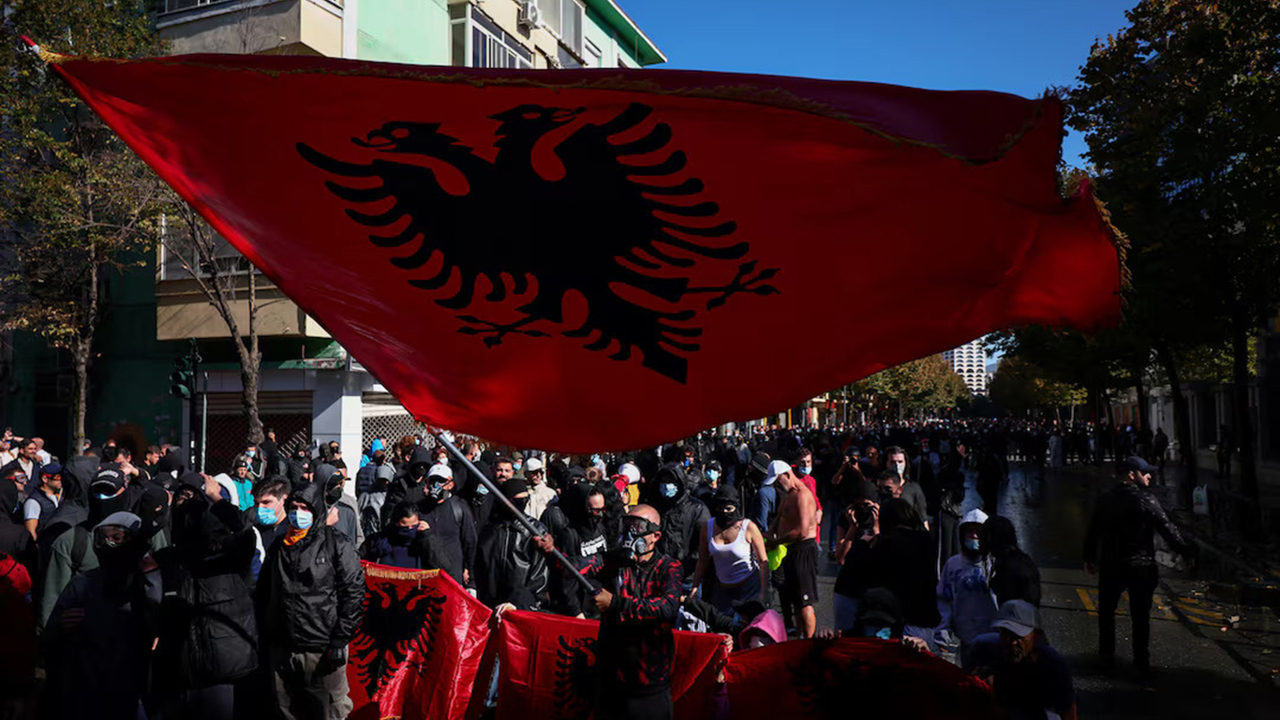 Arnavutluk’ta hükümet karşıtı protestolar büyüyor