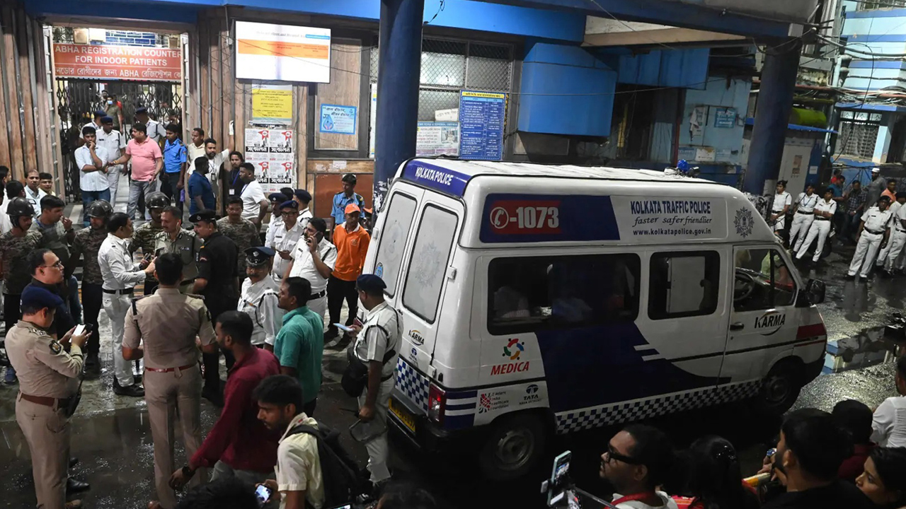 Hindistan'da dini festivalde izdiham: 17 kişi öldü