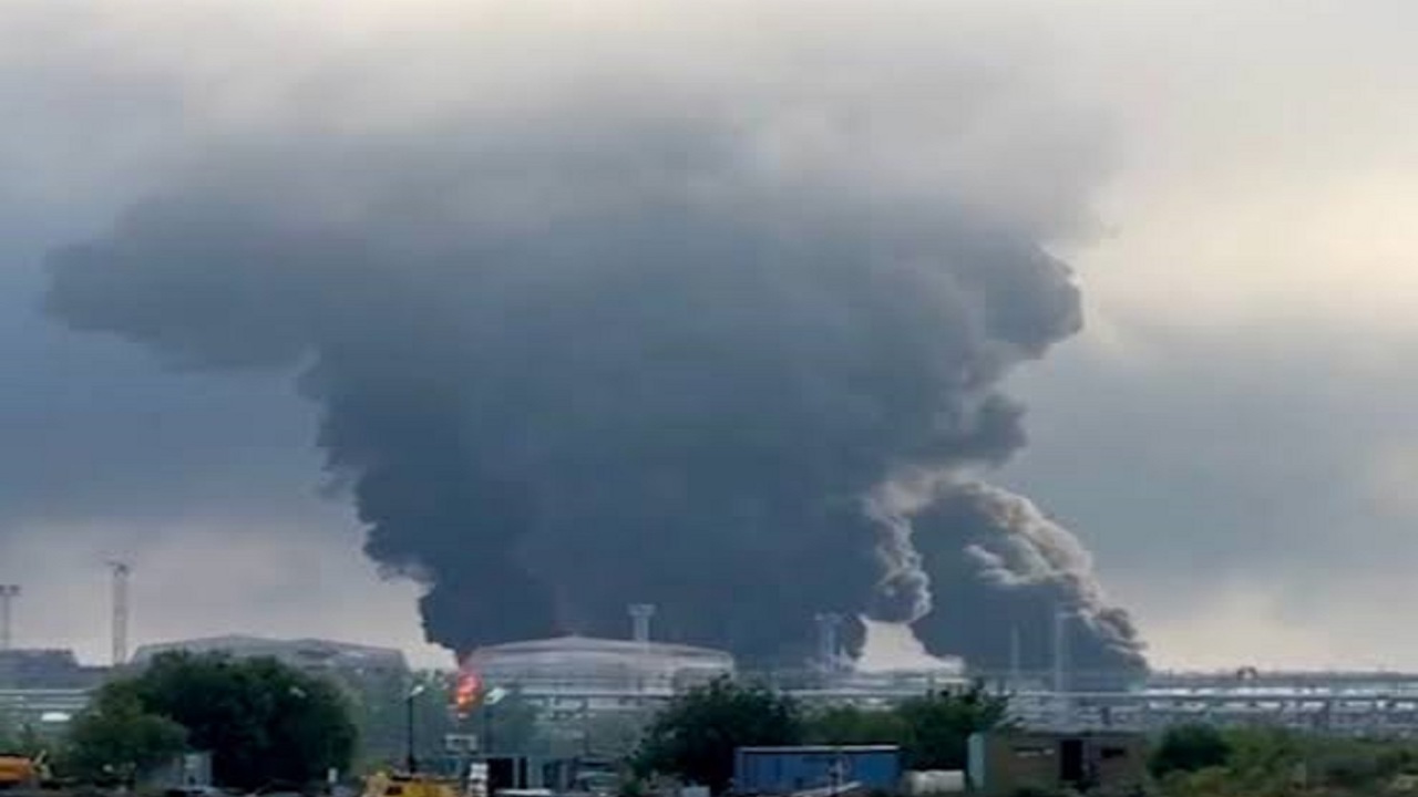Ukrayna'dan Rusya'ya İHA saldırısı: Petrol terminali ve veri merkezi vuruldu