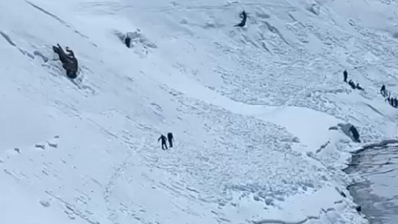 Şili'de çığ: 4 ölü, 4 yaralı