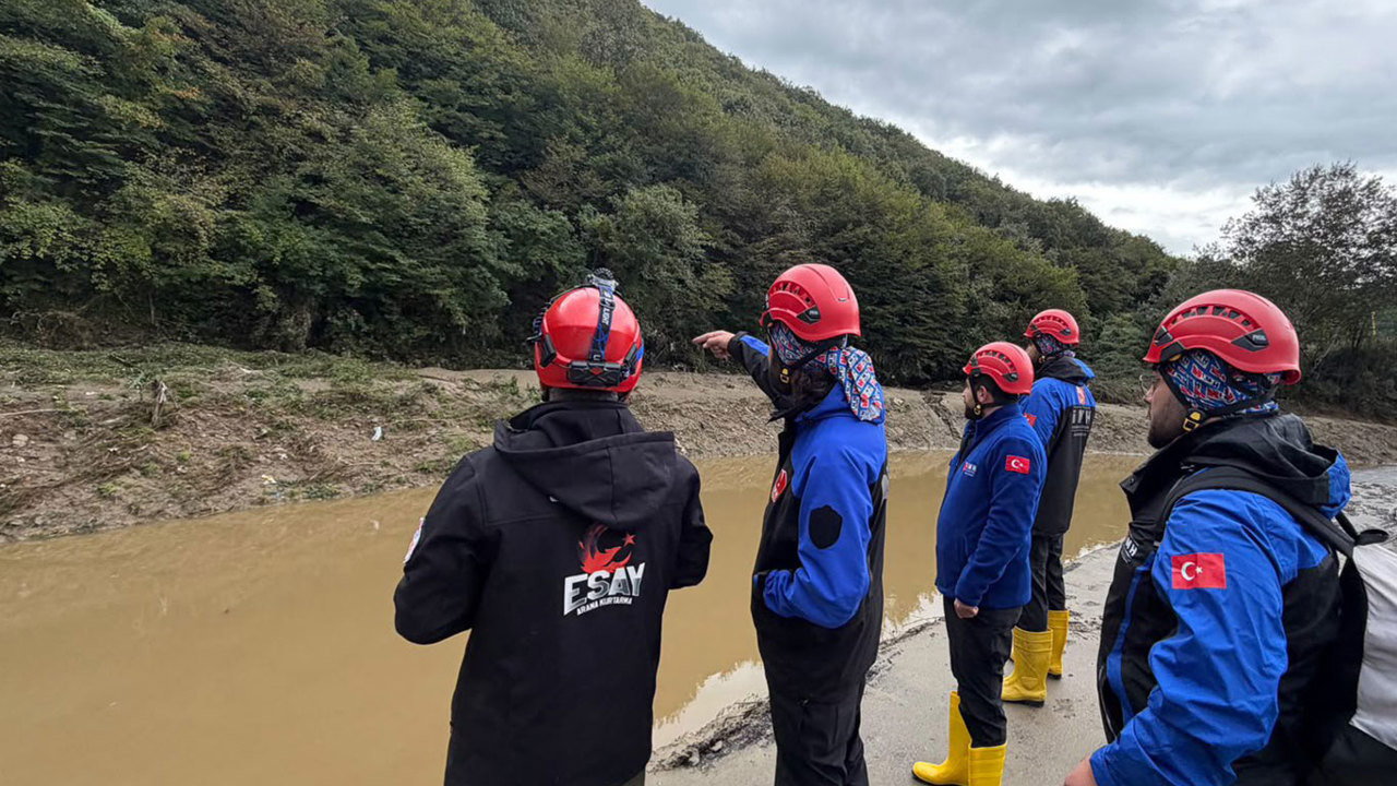 Pendik-Gebze sınırında selde kaybolan 2 kişiden birine ulaşıldı