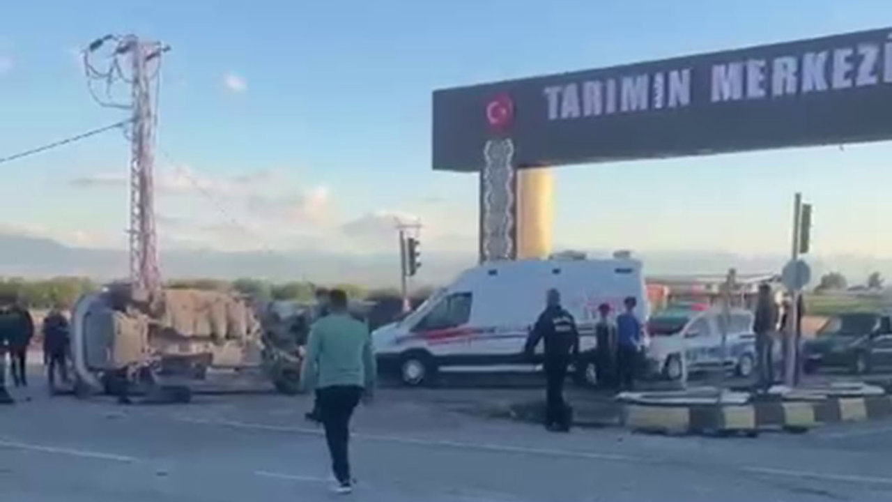 Malatya'da minibüs ile otomobil çarpıştı: 3 yaralı