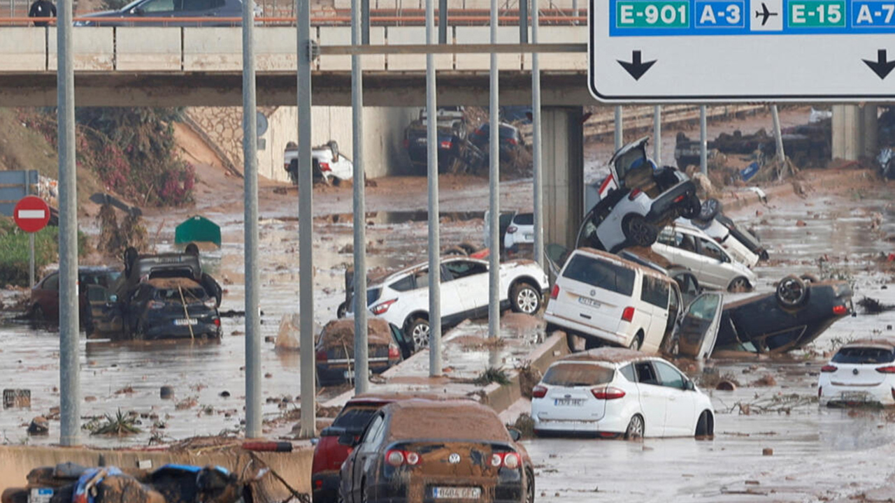 İspanya sele teslim: Şiddetli yağışlar nedeniyle kırmızı alarm verildi