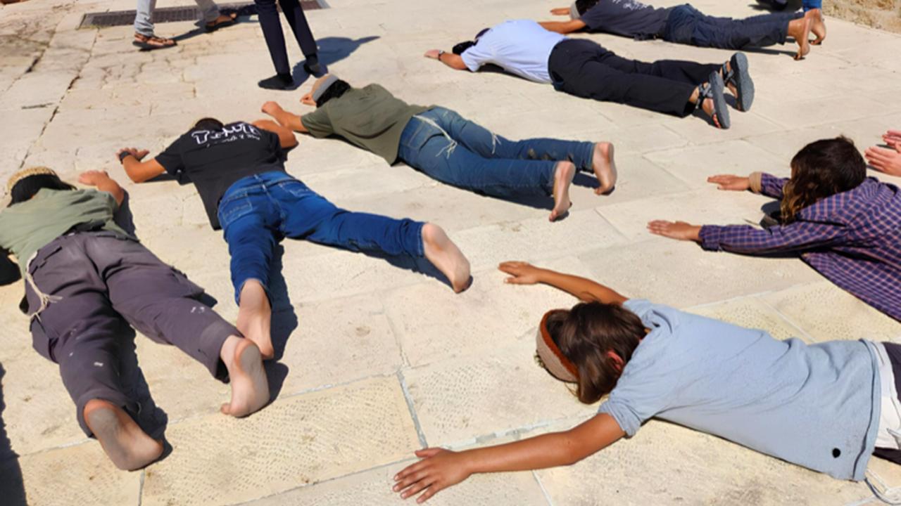 Mescid-i Aksa Yahudileştirme baskısı altında: Yaklaşık bin Kudüslü kutsal mekandan uzaklaştırıldı
