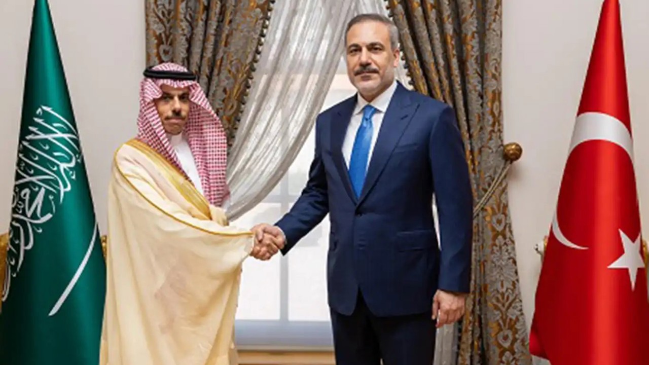 Bakan Fidan, Suudi Arabistanlı mevkidaşı Ferhan ile görüştü