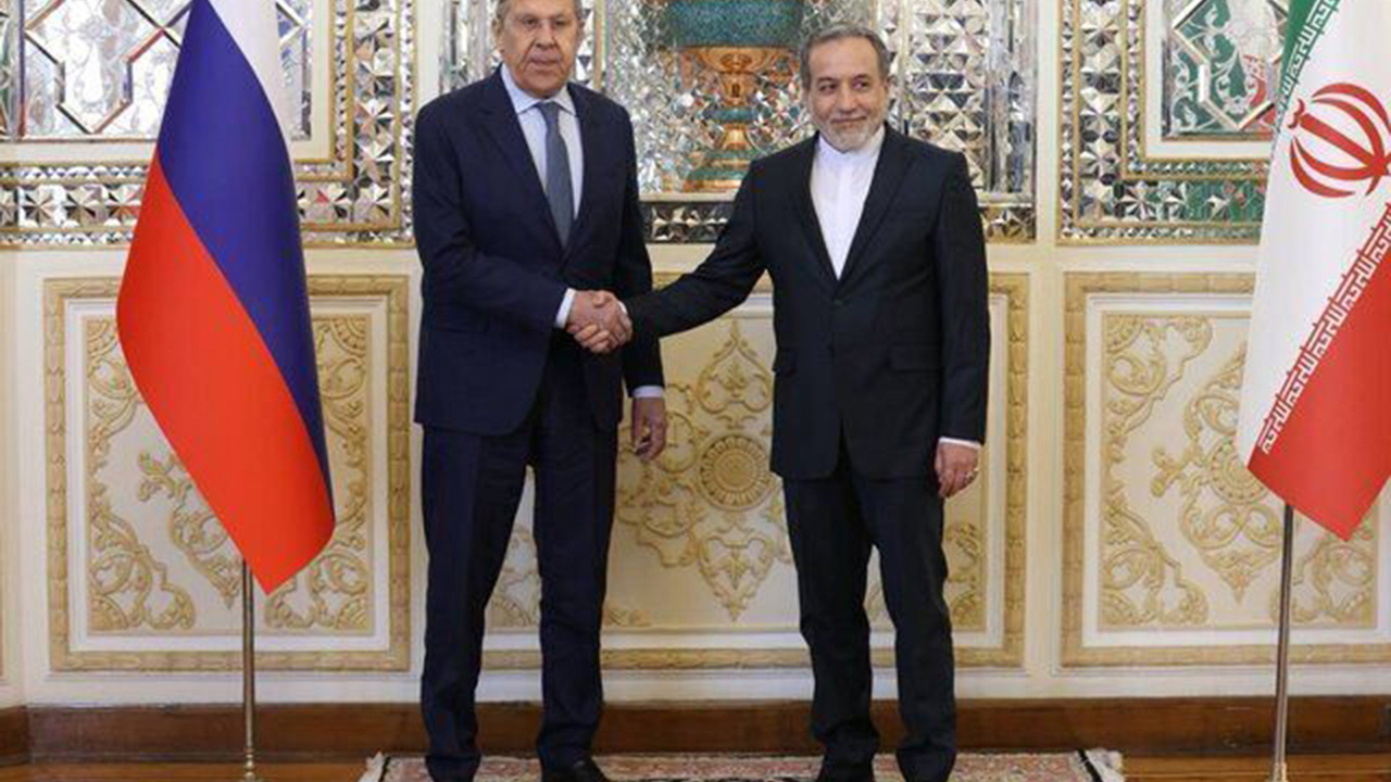 Lavrov ile Arakçi Tahran'da görüştü