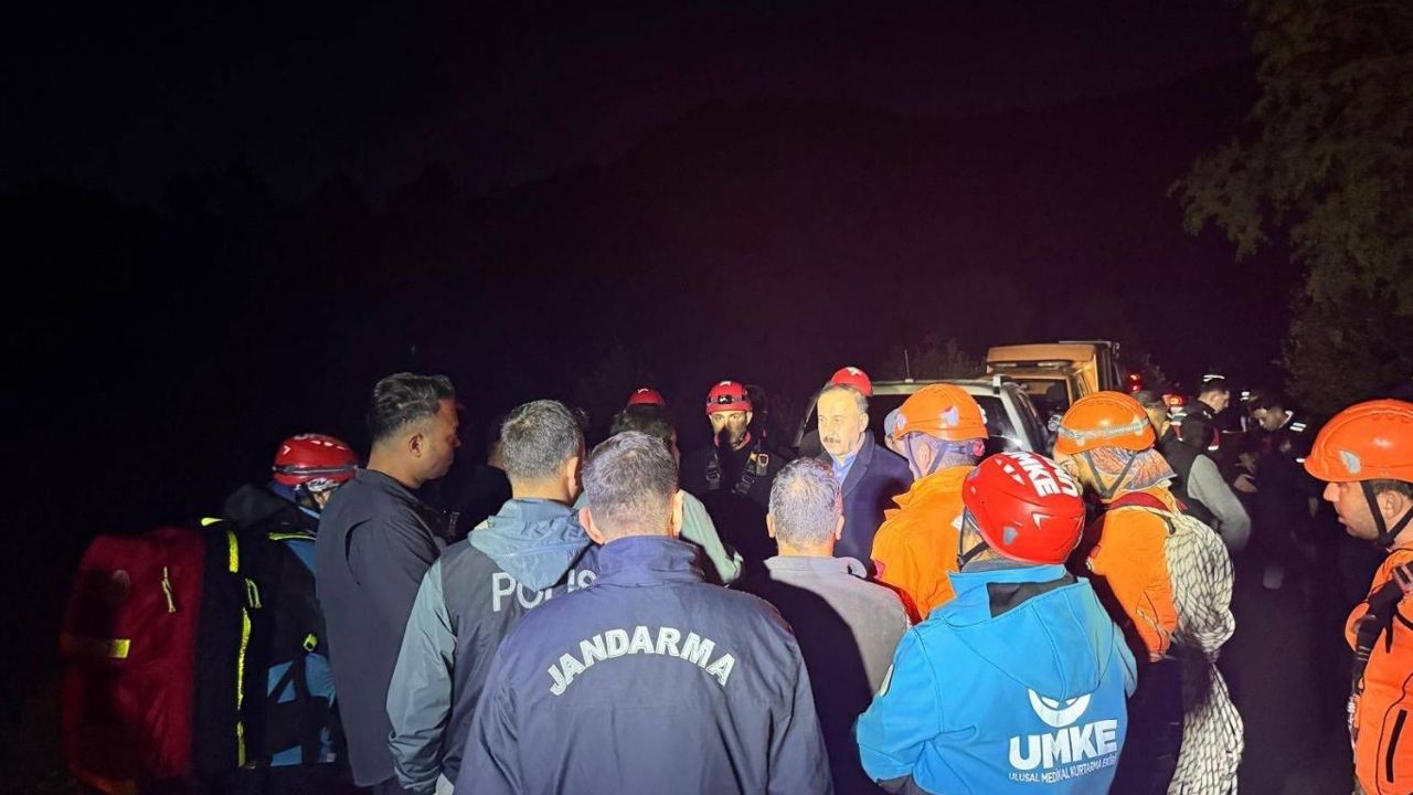 Isparta'da kanyonda mahsur kalan 10 kişi kurtarıldı