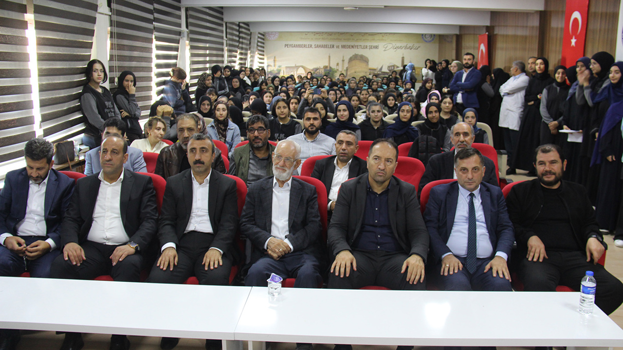 Diyarbakır’da "İmam Hatipliler Haftası" programı düzenlendi