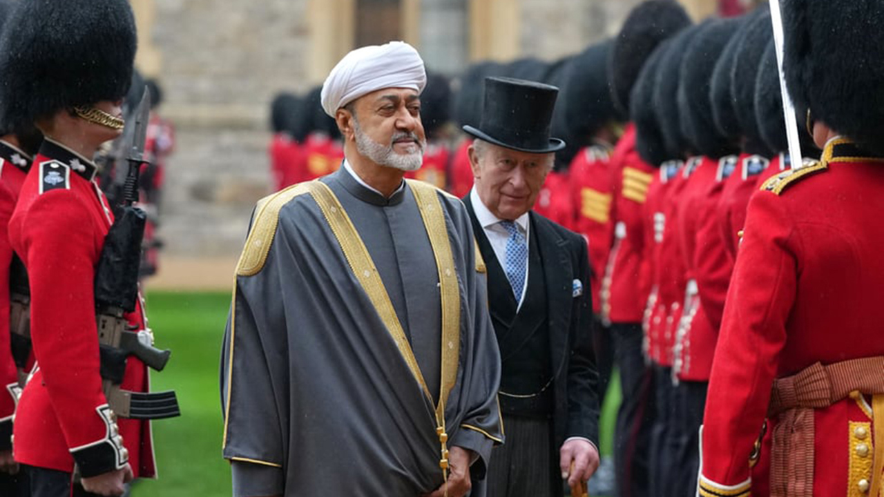 Umman Sultanı Bin Tarık, İngiltere’de