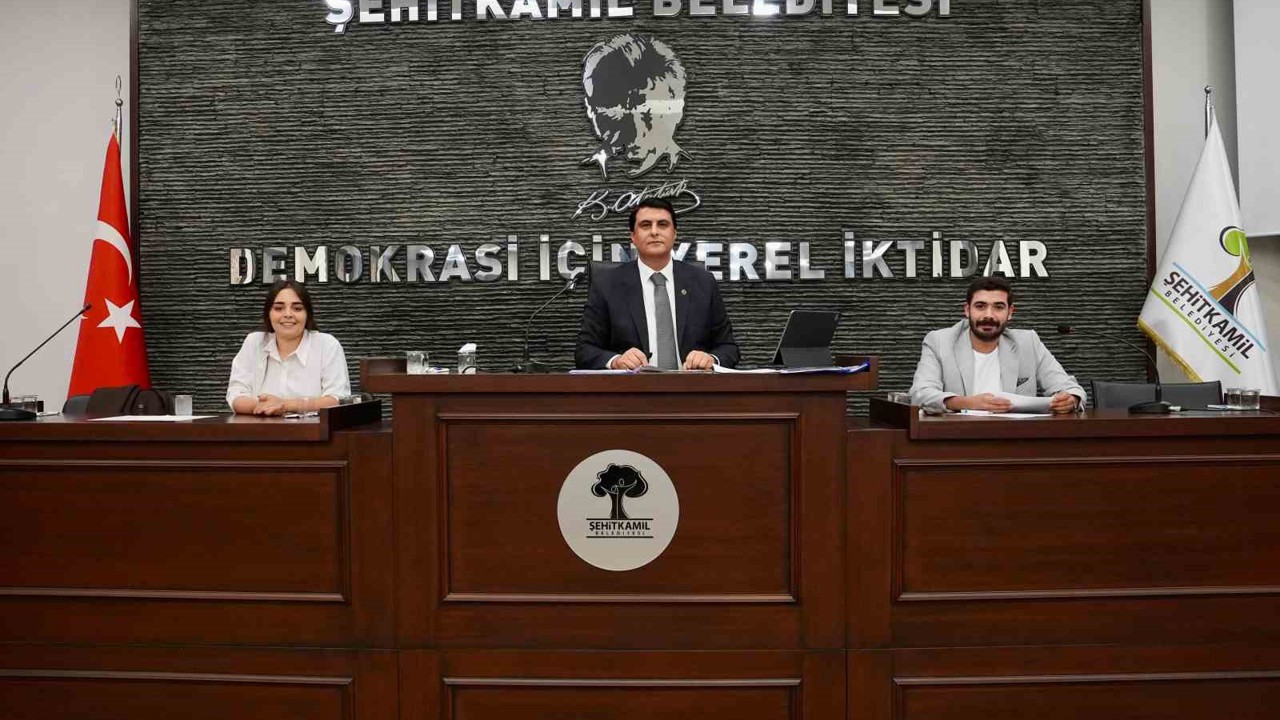 Yılmaz, yardımcılarını açıkladı
