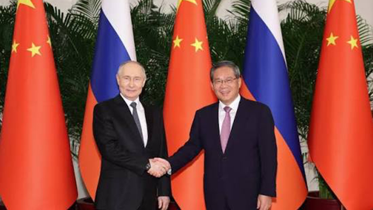 Putin ve Li Qiang St. Petersburg'da görüştü