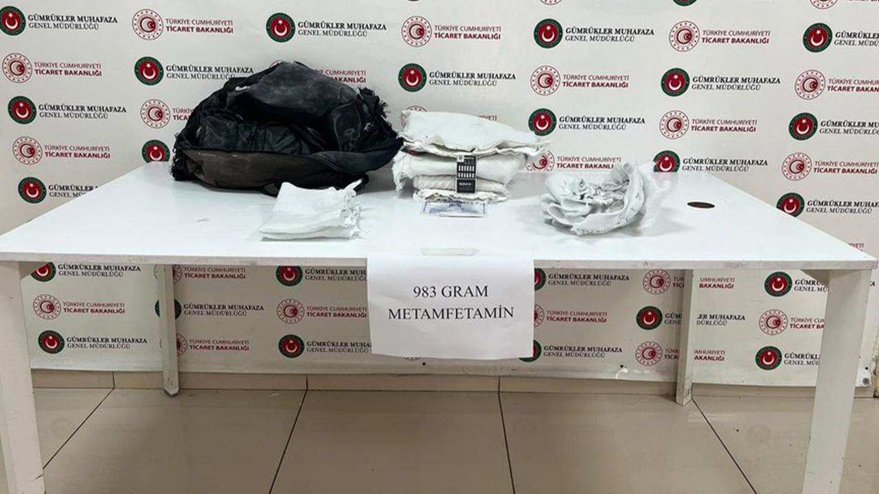 Hakkari’de valiz astarına gizlenmiş uyuşturucu ele geçirildi