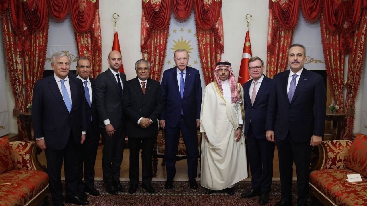 Cumhurbaşkanı Erdoğan, 6 ülkenin dışişleri bakanıyla bir araya geldi