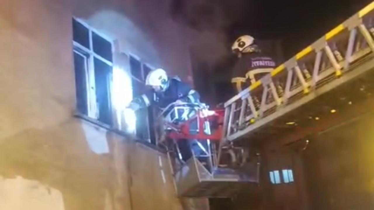 Batman'da metruk evde çıkan yangın söndürüldü