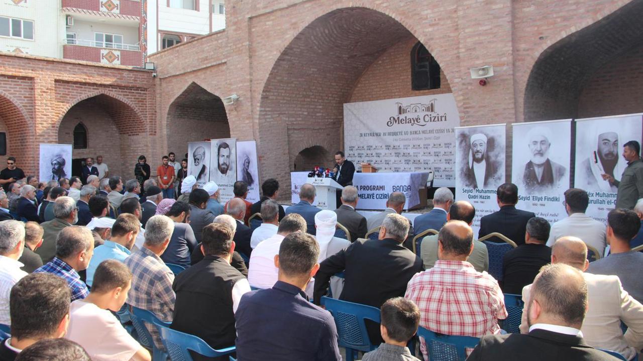"Melayê Cizîrî" paneli katılımcıları: "Bu tür programlar ilim ve irfanımıza yeniden dönmemiz açısından çok önemli"