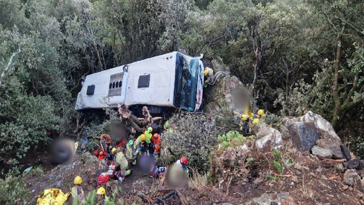 İspanya’da otobüs kazası: 83 kişi yaralandı