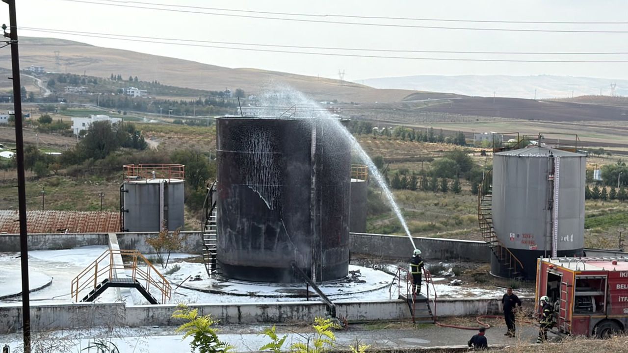 Petrol sahasında çıkan yangın söndürüldü