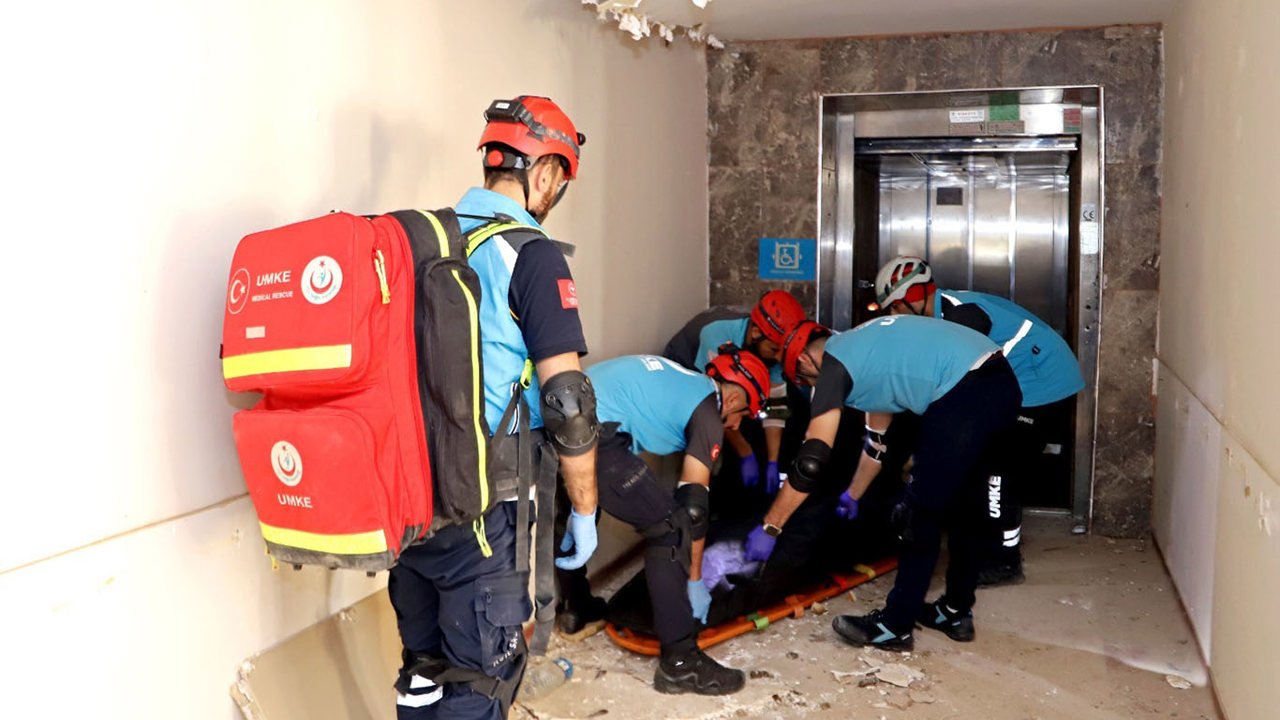 Şanlıurfa'da deprem senaryolu UMKE tatbikatı gerçekleştirildi