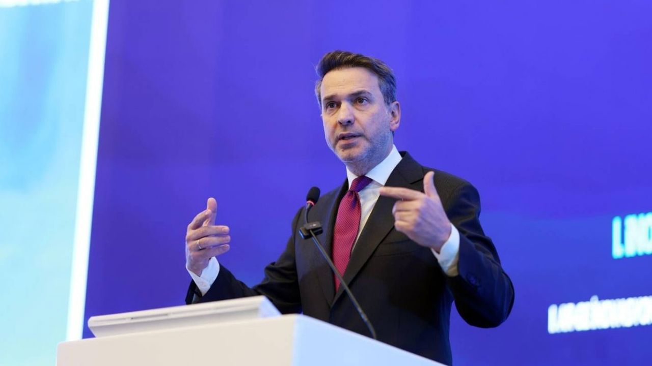 Bakan Bayraktar: Altyapımızda yaklaşık 100 milyar dolarlık yatırım öngörüyoruz