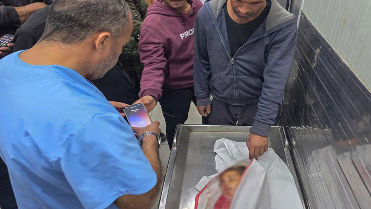 Gazze'de işgal ateşi bir çocuğun daha hayatını aldı