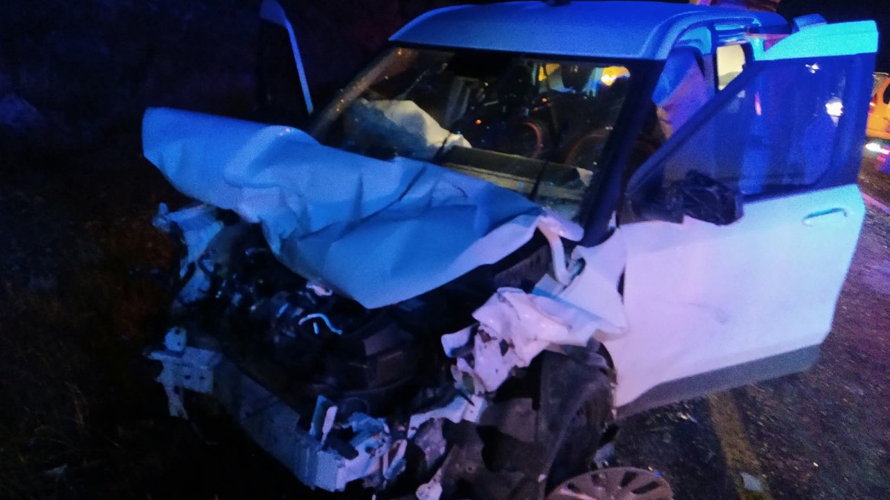 Mardin'de hafif ticari araç ile otomobil çarpıştı: 1 ölü, 3 yaralı