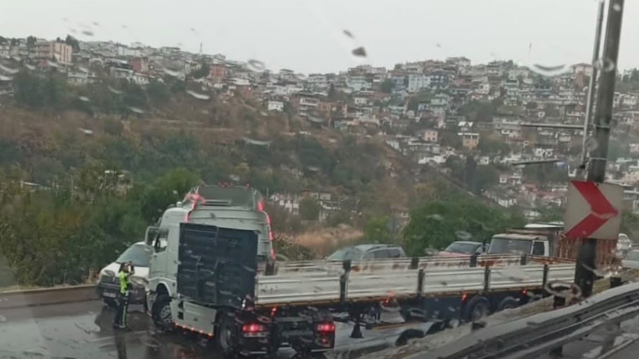 İzmir Yeşildere Caddesi’nde tır ters döndü