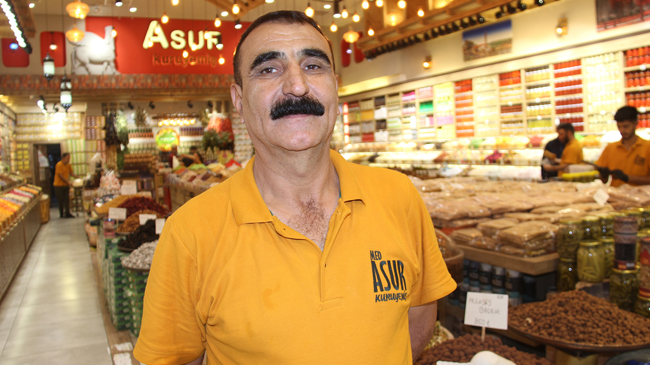 10 yıldır ailesiyle ev yapımı turşu hazırlıyor
