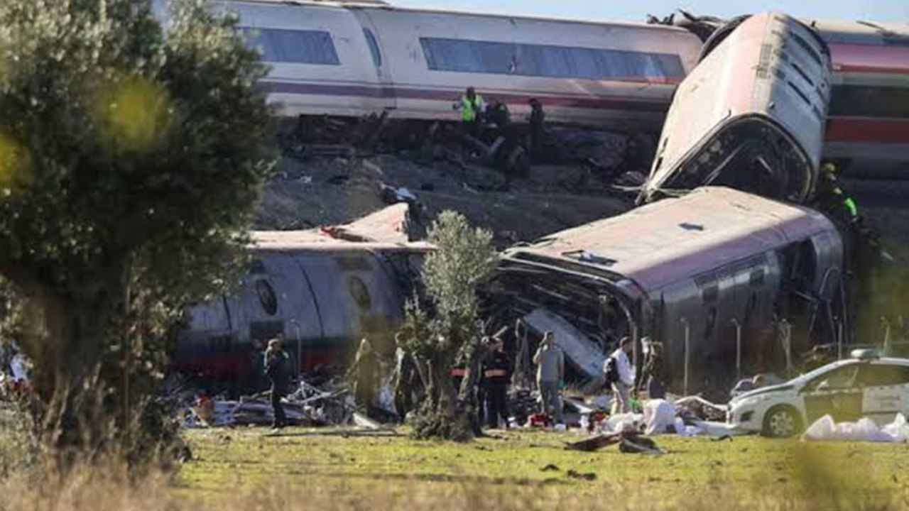 İspanya'daki tren kazasında: Can kaybı artıyor