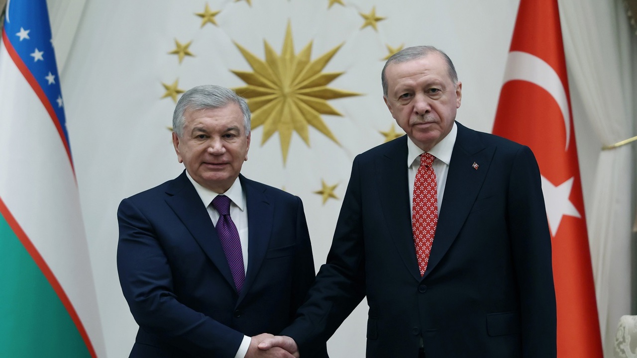 Cumhurbaşkanı Erdoğan, Özbekistan Cumhurbaşkanı Mirziyoyev ile görüştü