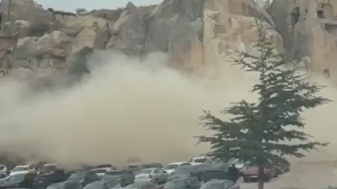 Kapadokya’da peribacası çöktü: 2 kişi hayatını kaybetti