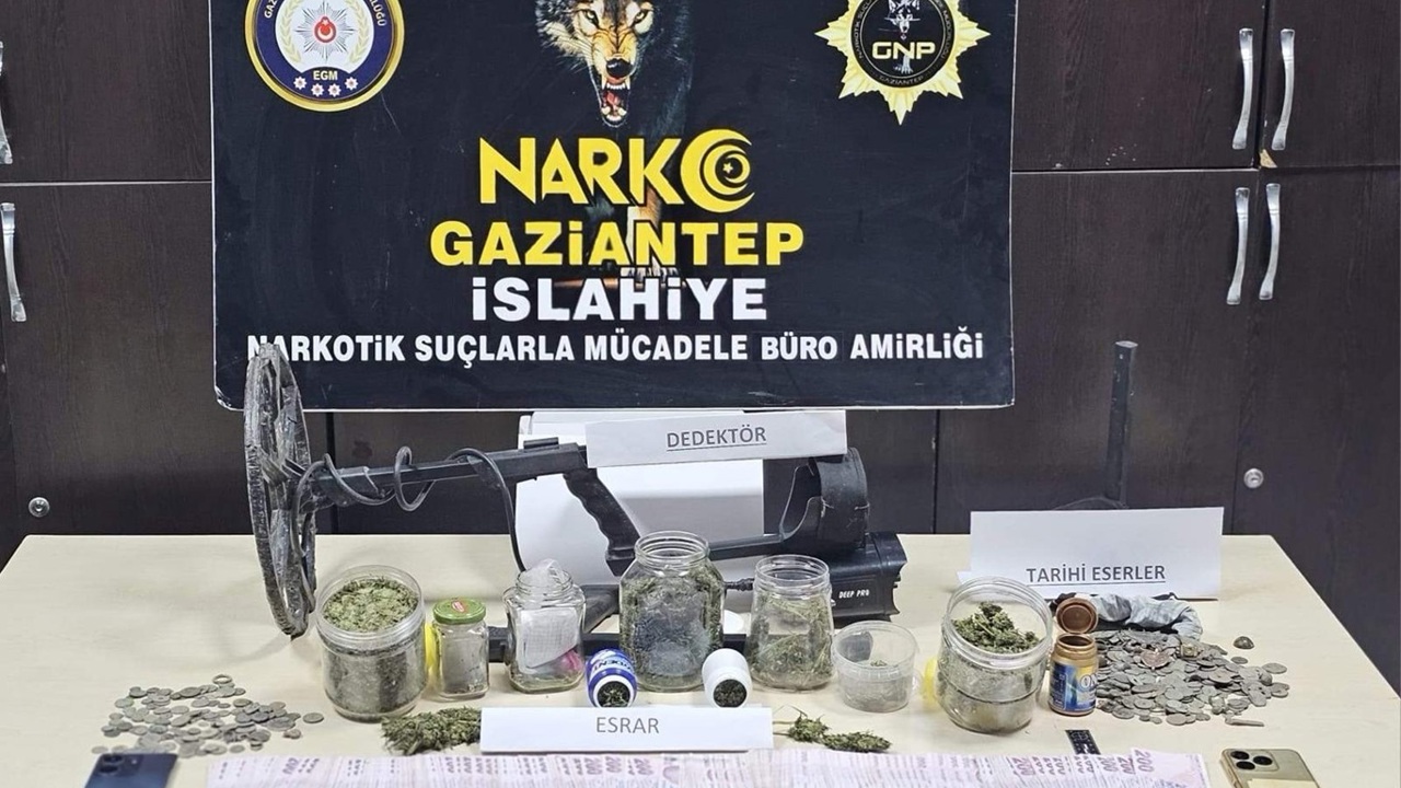 Gaziantep'te uyuşturucu madde ve tarihi sikkeler ele geçirildi