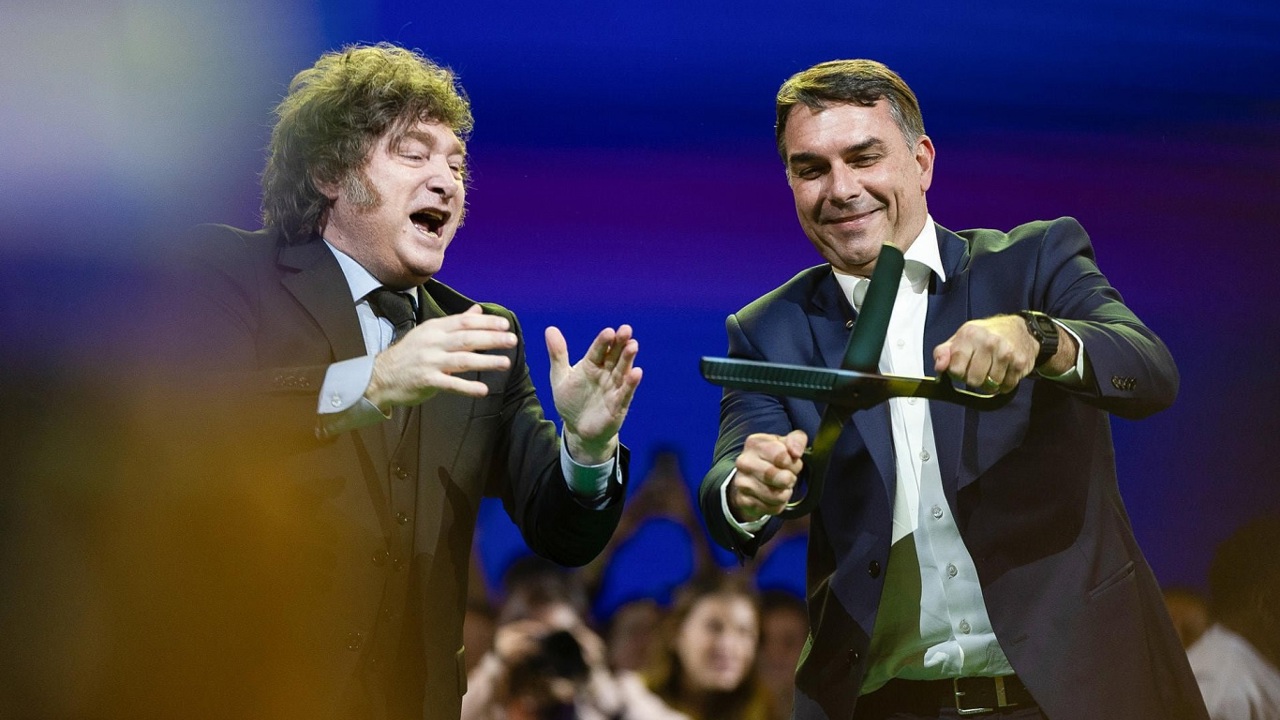 Bolsonaro'nun ABD'ye kaçışı Brezilya ile Arjantin'i karşı karşıya getirdi