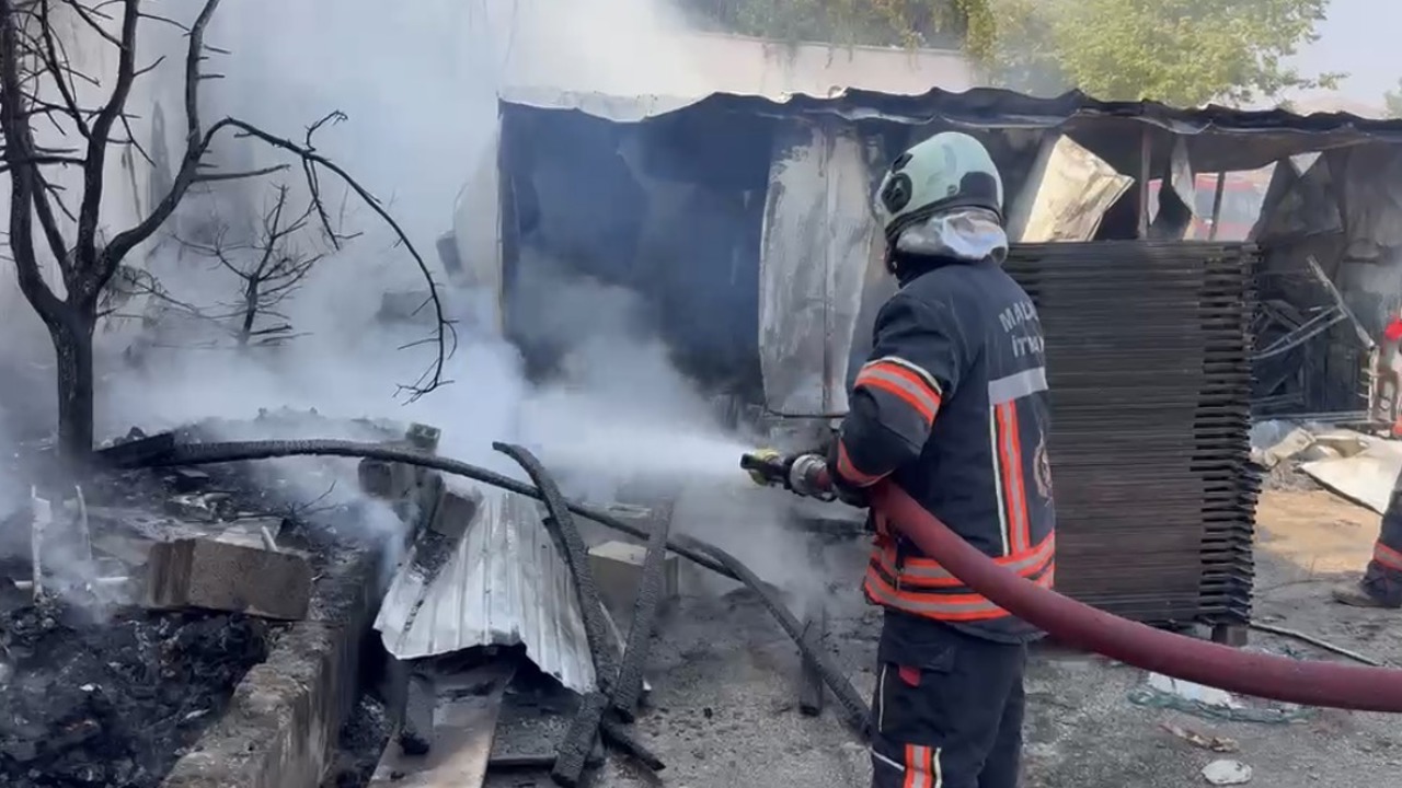 İşçilerin Kaldığı Konteynerlerde Yangın