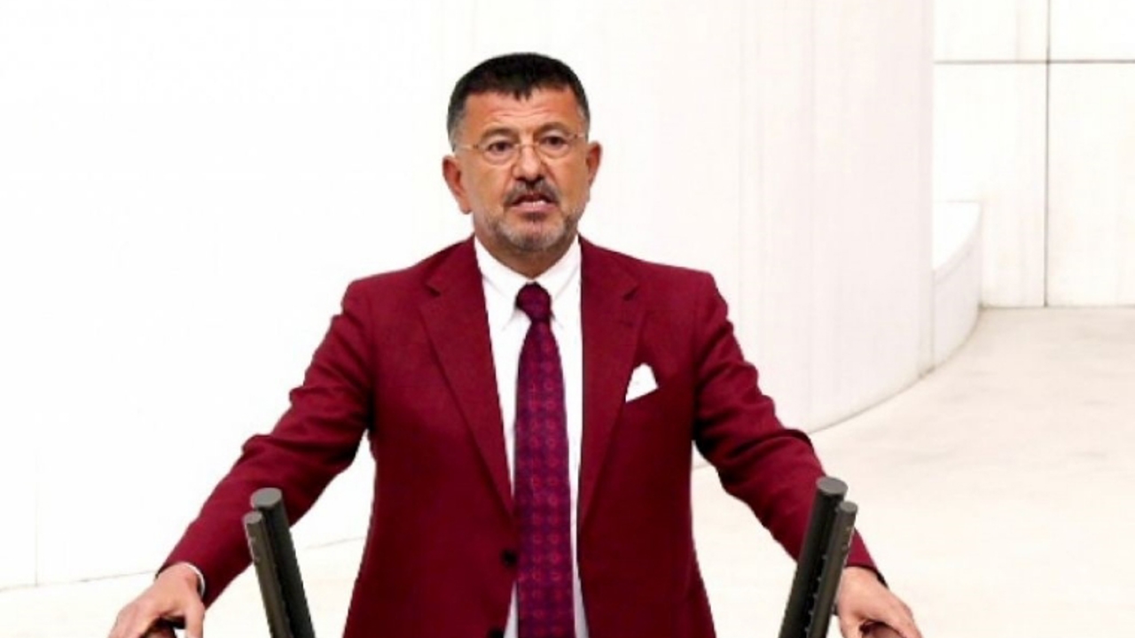 Özgür Özel ve Veli Ağbaba’nın dokunulmazlık fezlekeleri Meclis’te