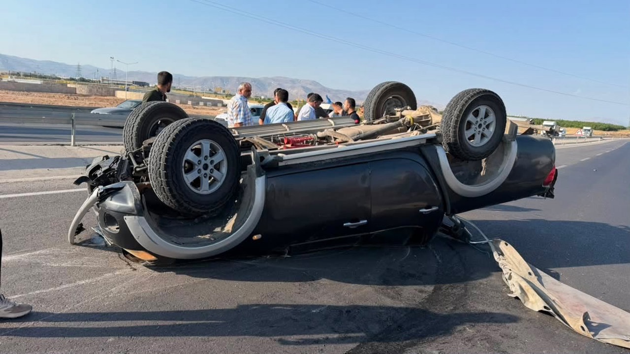 Kuzey Çevre Yolu’nda Otomobil Takla Attı: 2 Yaralı